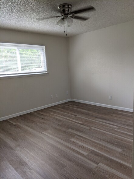 Building Photo - 3710 Trotwood Trl
