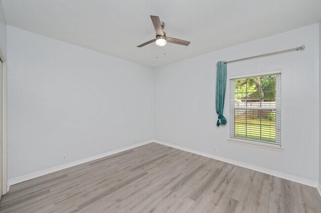 Building Photo - 1729 Wren Way