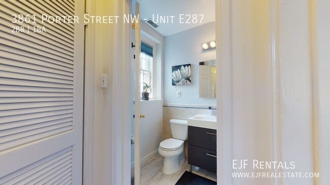 Building Photo - 3861 Porter St NW