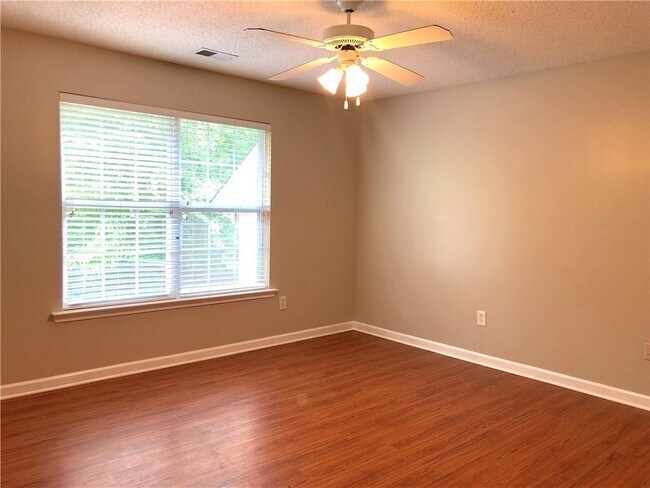 Building Photo - 260 Fox Creek Blvd