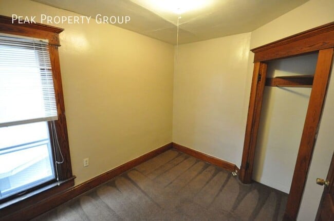 Building Photo - 25 E Blake Ave