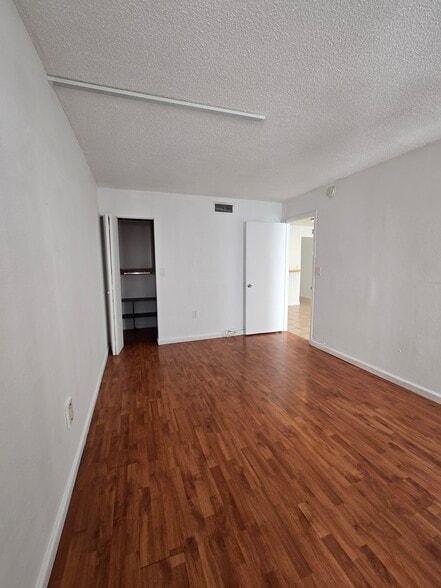 Building Photo - 609 Euclid Ave
