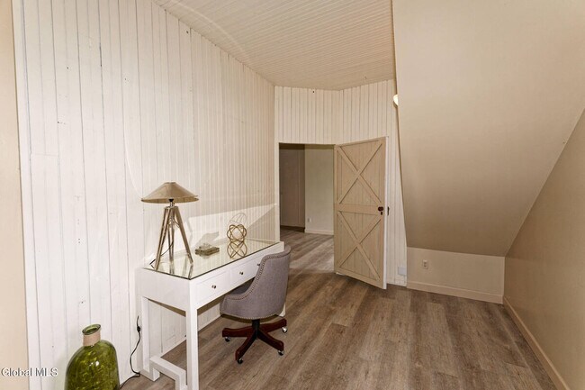 Building Photo - 1412 River Rd