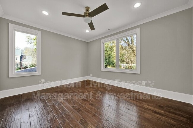 Building Photo - 2011 Sharon Ave