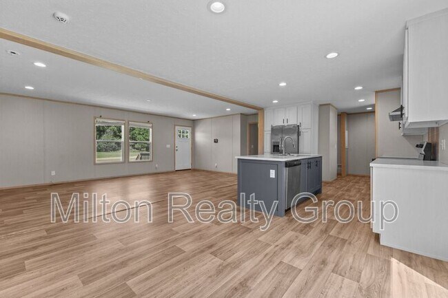 Building Photo - 141 Pioneer Ct