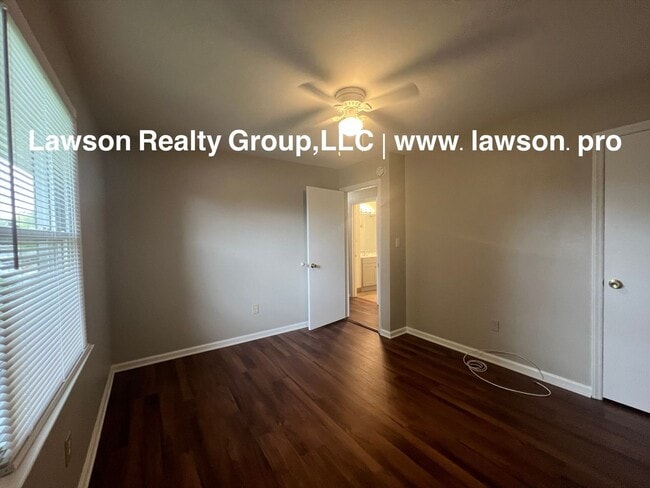 Building Photo - Charming and Clean- Hollins Three Bedroom ...