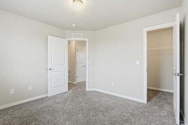Building Photo - $2,240.95, 3 bed, 2.5 bath located in Colorado Springs with a large backyard.