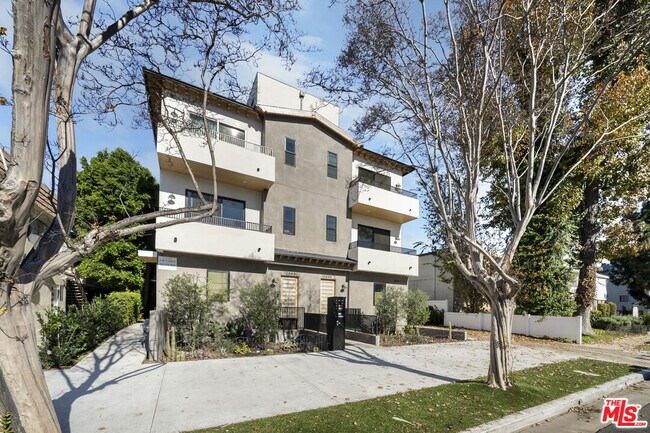 Building Photo - 10845 1/2 Morrison St