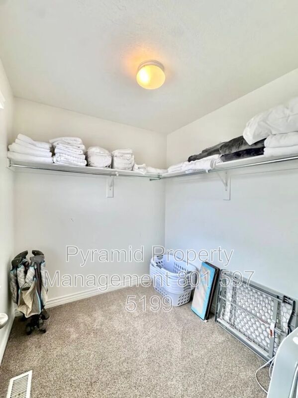 Building Photo - 2113 Hawthorne St