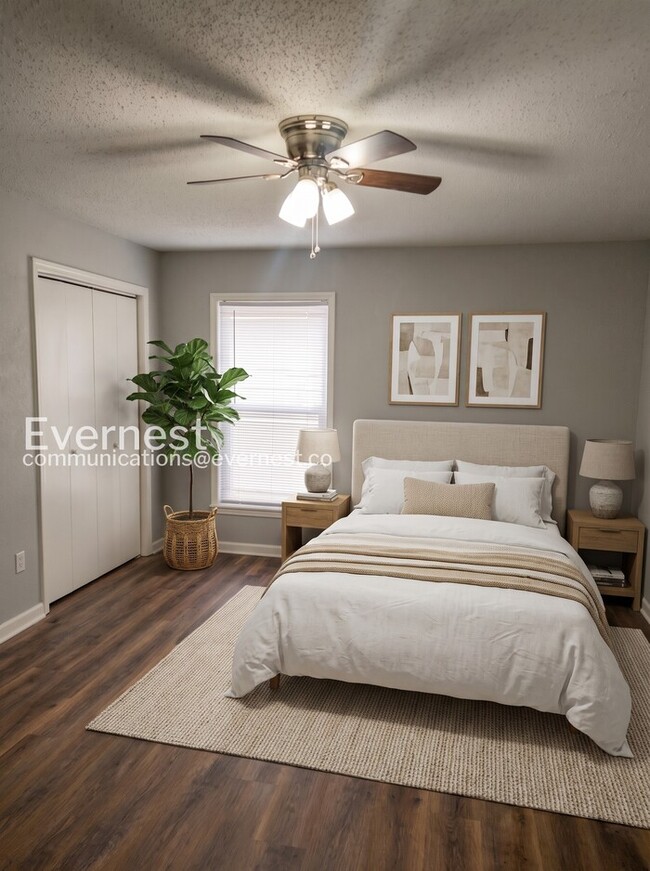 Building Photo - 4 Bed, 2 Bath Home with Garage / Pet-Friendly / Coming Soon!
