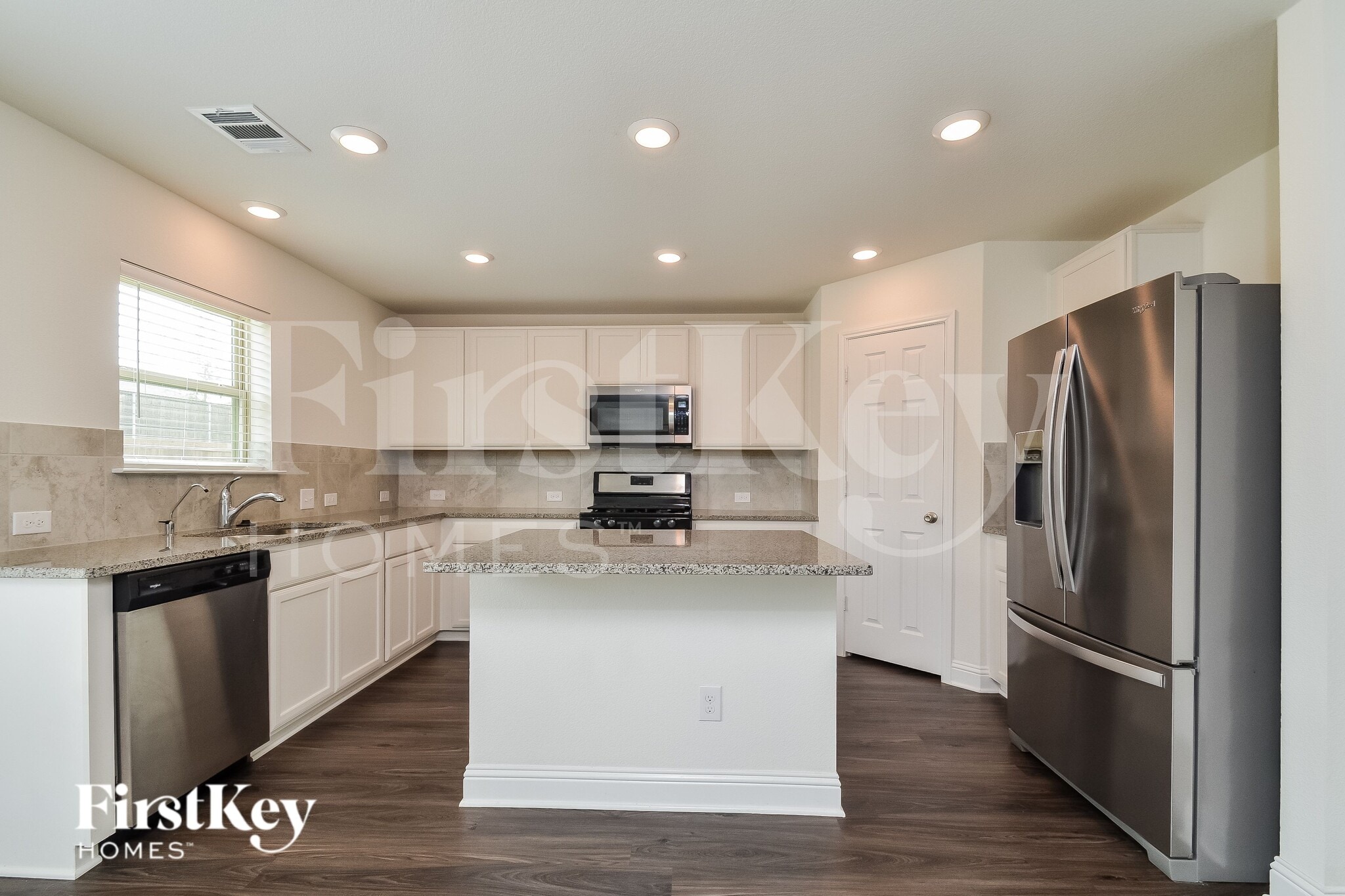 Building Photo - 2628 Warren Ln