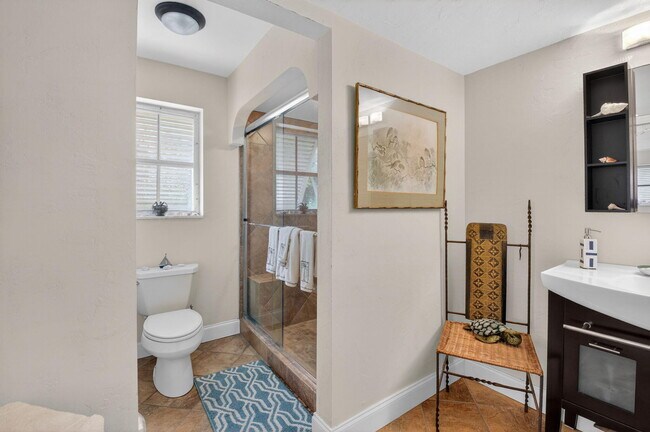 Building Photo - 30 Spanish River Dr