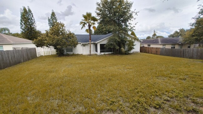 Building Photo - Spacious home in the Clermont Area