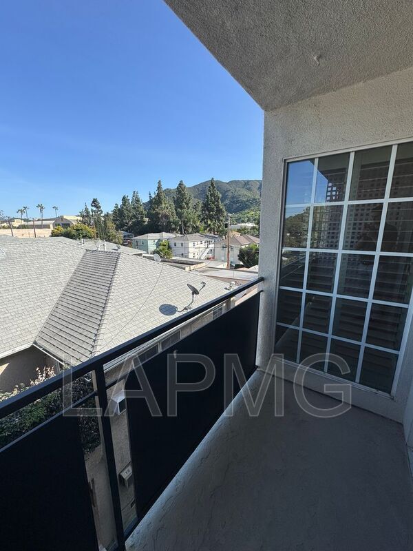 Building Photo - 4140 Warner Blvd