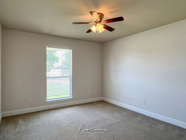 Building Photo - 2080 Stennis Dr
