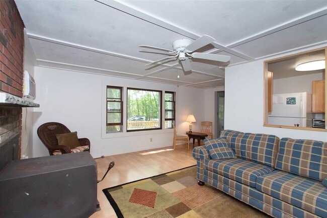 Building Photo - 108 Linden St