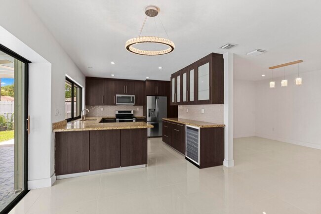 Building Photo - 8355 SW 82nd Terrace