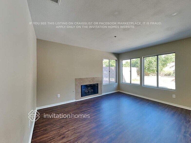 Building Photo - 8049 Streamside Ct