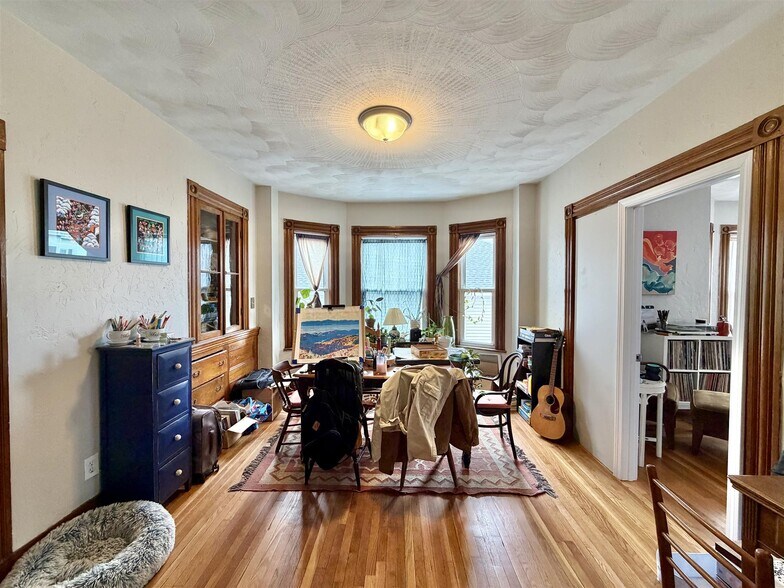 Building Photo - 51 Mansfield St