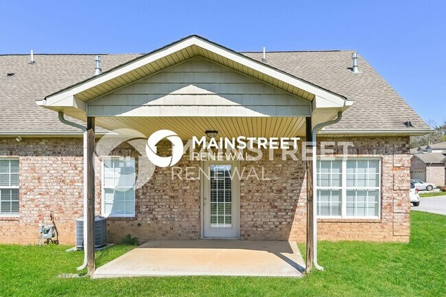 Building Photo - 3 Bedroom Pet-Friendly Home in Corryton, TN with Main Street Renewal
