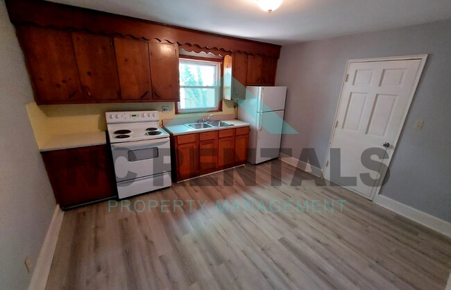 Building Photo - 2531 Pittsburg Ave NW