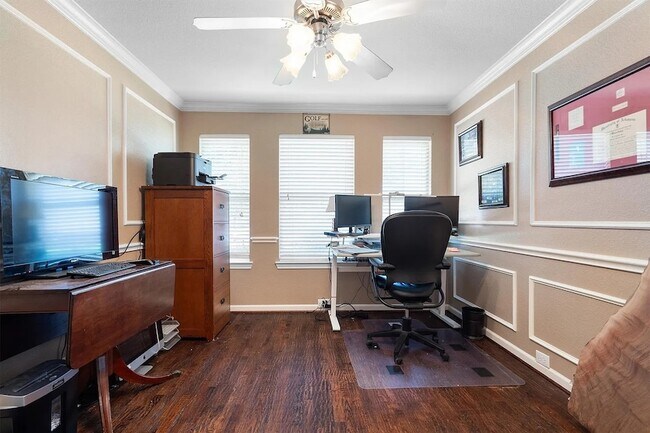 Building Photo - 2912 Day Star Dr