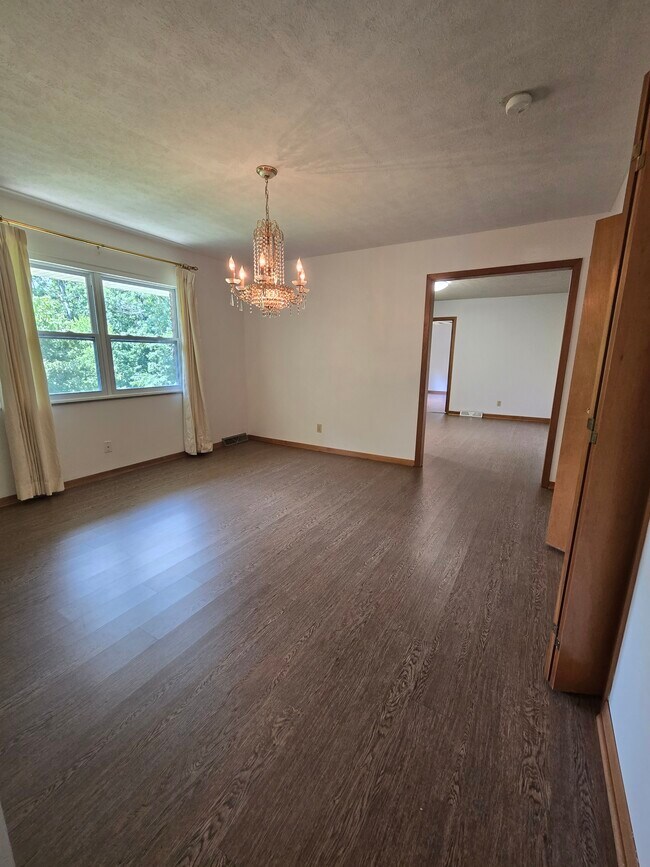 Building Photo - 3109 Dekalb Dr SW