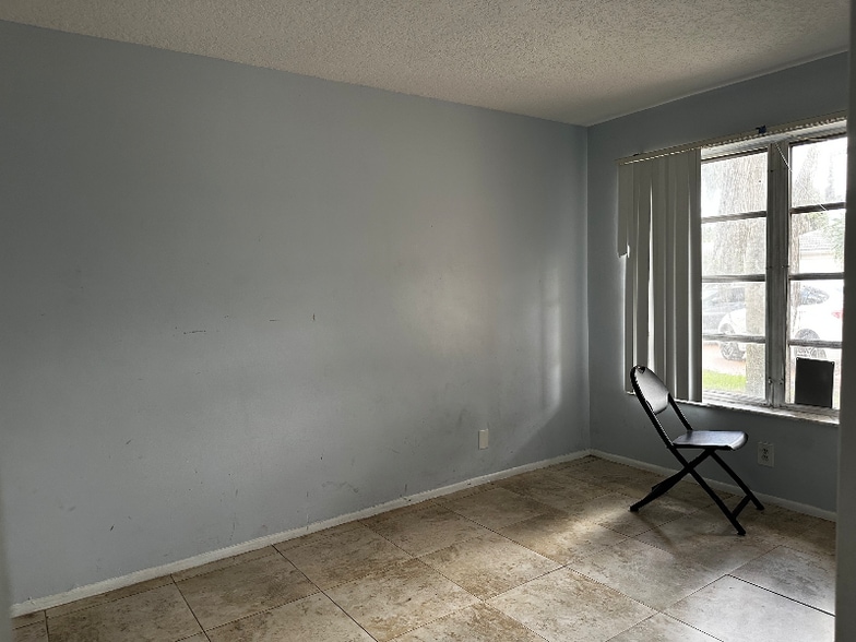 Building Photo - 3259 NW 118th Ln