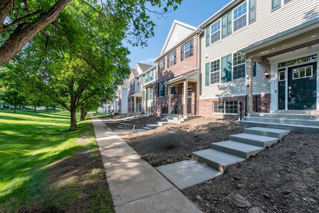 Building Photo - 804 Neubauer Circle
