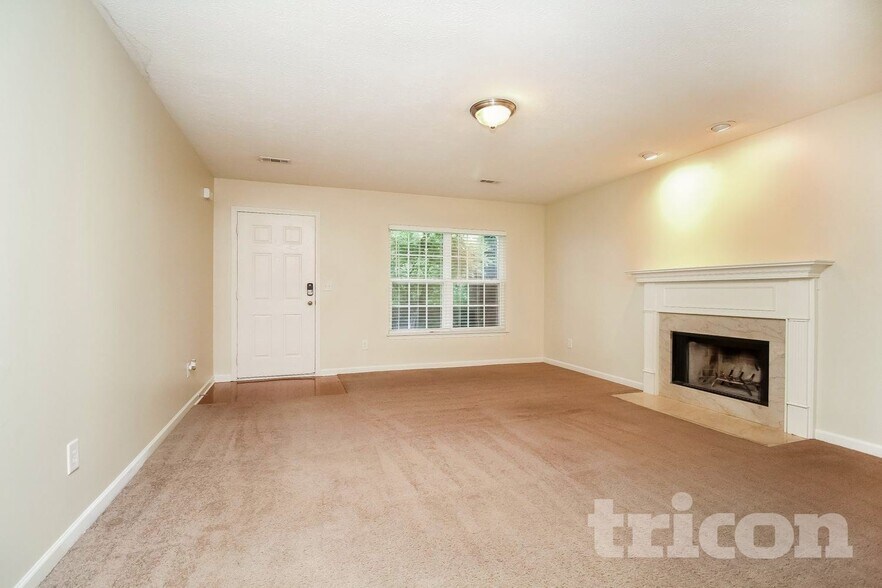 Building Photo - 3001 Deer Trail Dr