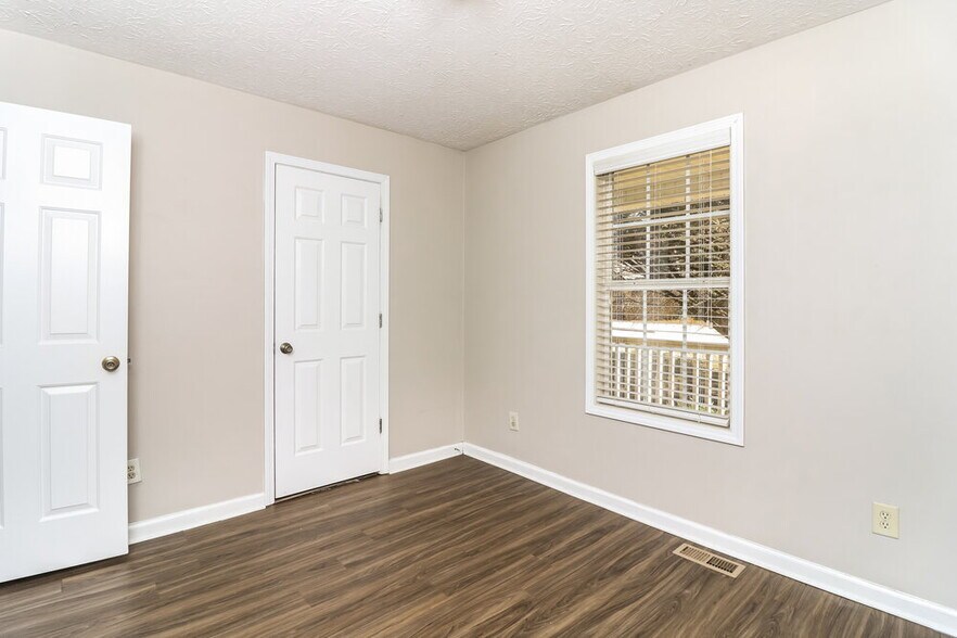 Building Photo - 334 Orchard Dr