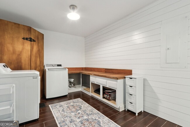 Building Photo - 208 Bishop Cir