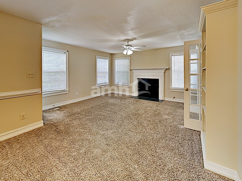 Building Photo - 1 Arbor Cove Dr