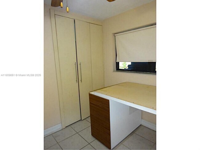 Building Photo - 2631 Alcazar Dr