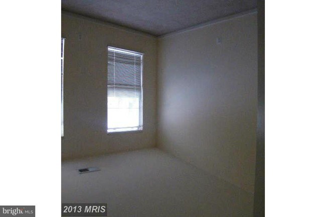 Building Photo - 21505 Trowbridge Square