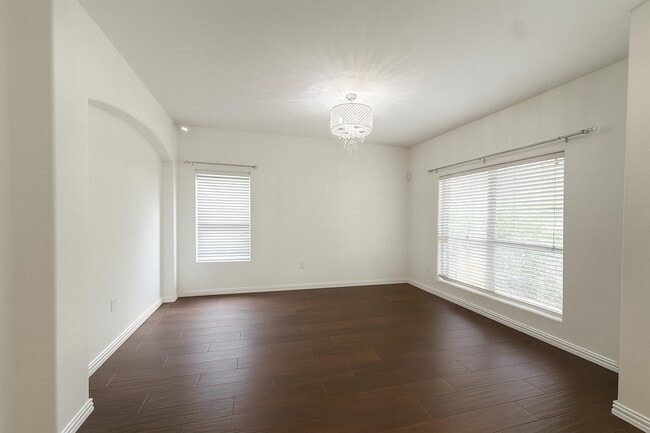 Building Photo - 3128 Rosco Dr