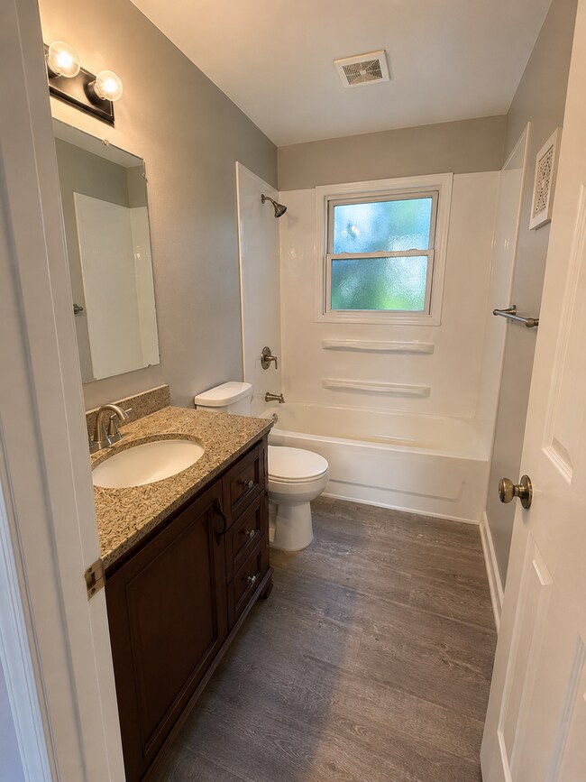 Building Photo - Renovated 2 Bed + Finished Basement | 1.5 Bath | Half Off Deposit | All Housing Vouchers Welcome!