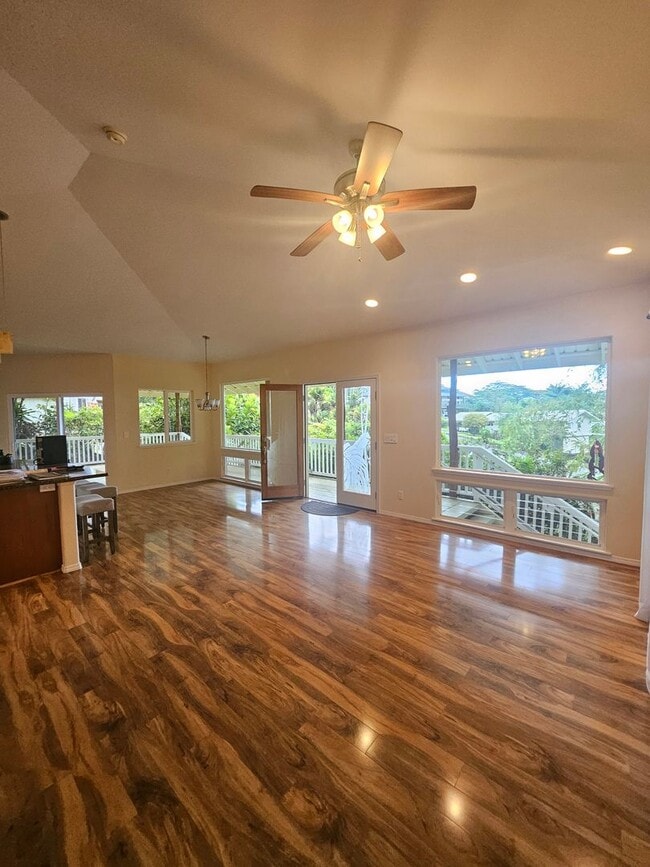 Building Photo - Beautiful 3 Bedroom Home in Upper Kaumana
