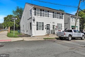 Building Photo - 156 Sweets Ave