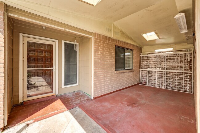 Building Photo - 9206 Beringwood Dr
