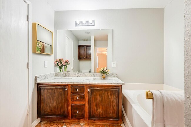 Building Photo - 5900 Rising Meadow Dr