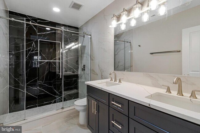 Building Photo - 1350 Sheridan St NW