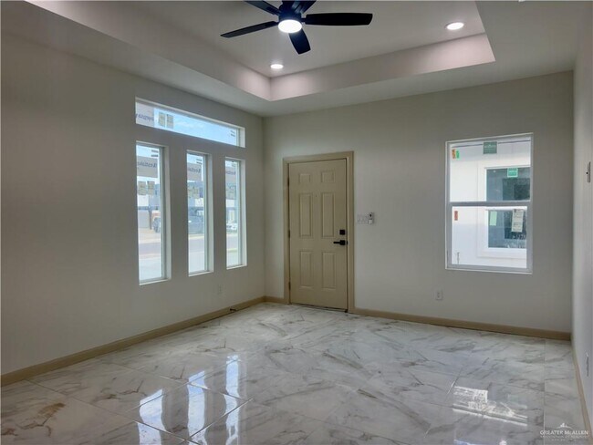 Building Photo - 1304 Rosewood Ln