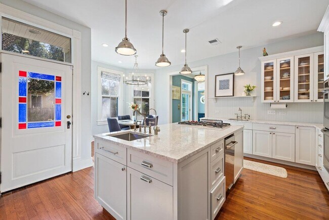 Building Photo - 4104 Avenue F