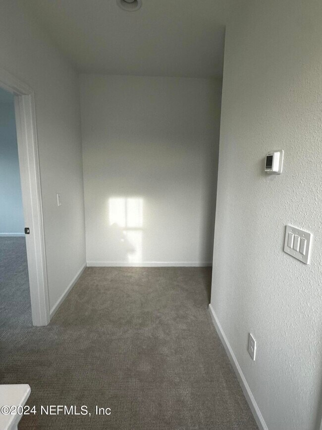 Building Photo - 315 Brandon Lks Dr