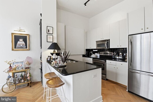 Building Photo - 520 John Carlyle St