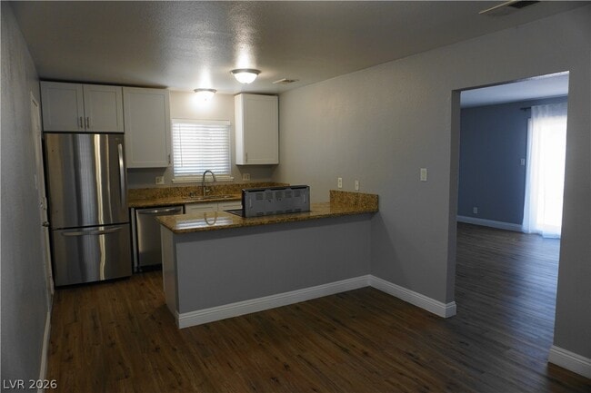 Building Photo - 7400 Alta Dr