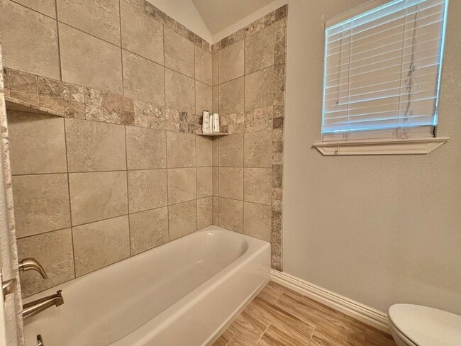 Building Photo - Available Now! Stunning 3 Bedroom 2 Bath i...