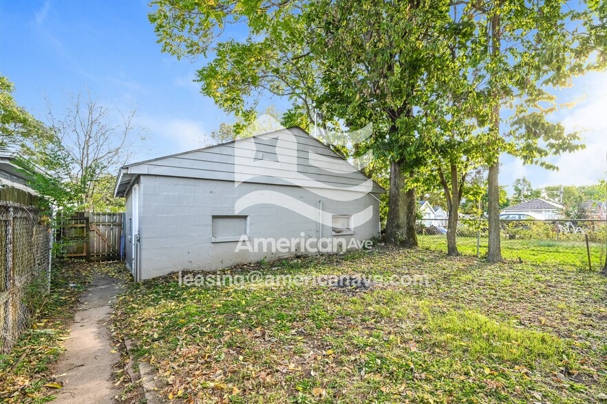 Building Photo - 1121 Reservoir St