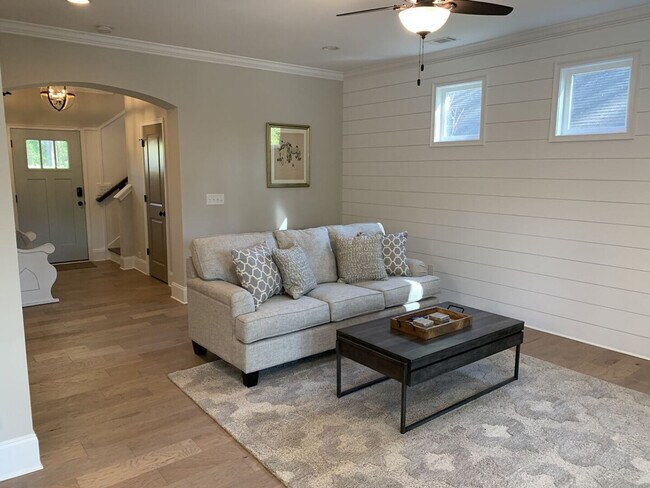 Building Photo - 4230 Old Cherokee St